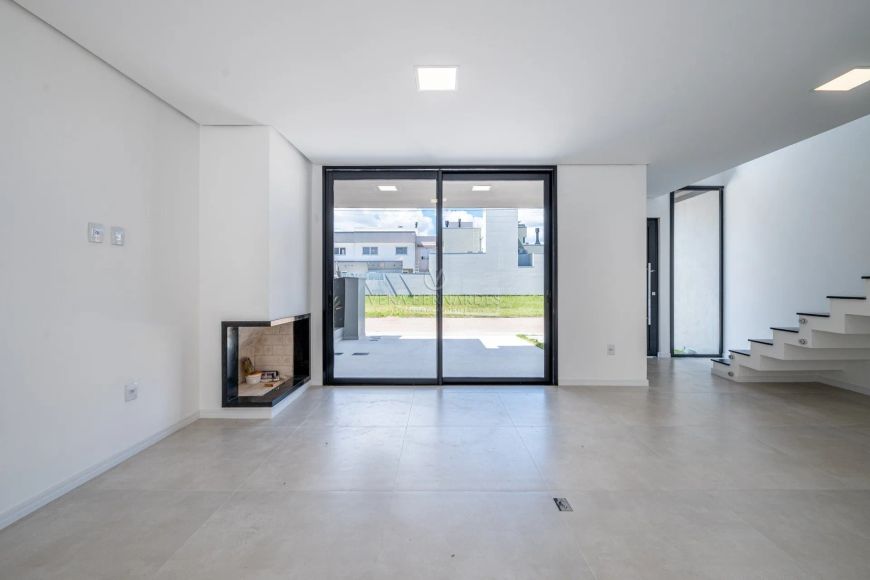 Casa com ótimo padrão construtivo