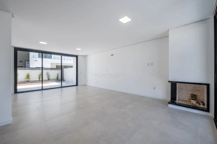 Casa com ótimo padrão construtivo