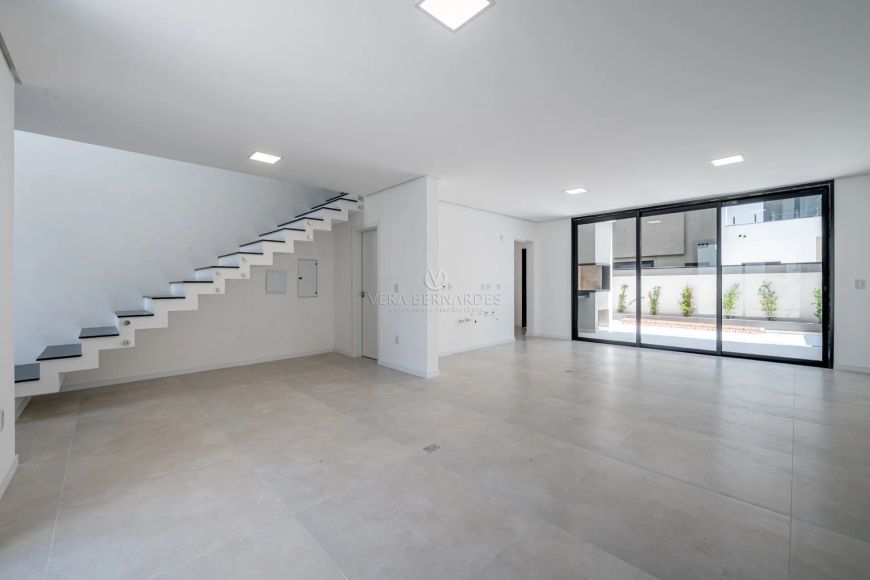 Casa com ótimo padrão construtivo