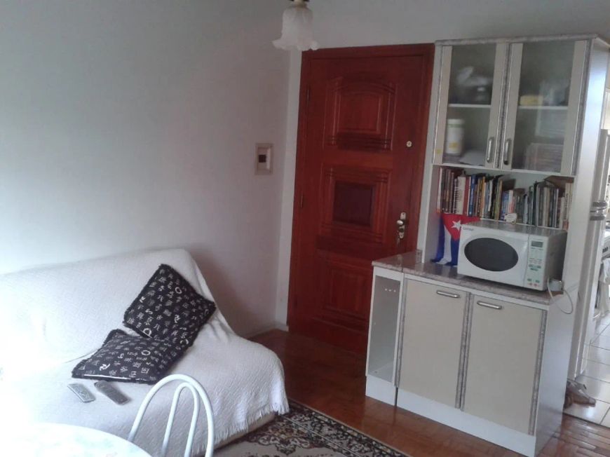 Apartamento à venda no bairro Cidade Baixa com 56 m² e 2 dormitórios/quartos disponíveis.