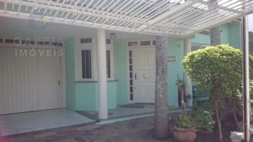 Casas a venda com 3 Dormitório(s) - Sarandi