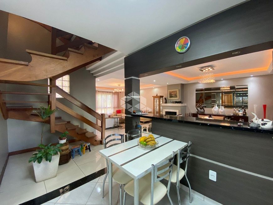 Casa em condomínio no bairro Ecoville com 3 Dormitórios sendo 1 suíte master e 2 vagas