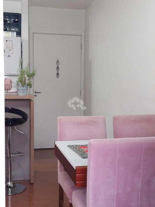 Apartamento à venda de 02 Dormitórios no Bairro Protásio Alves