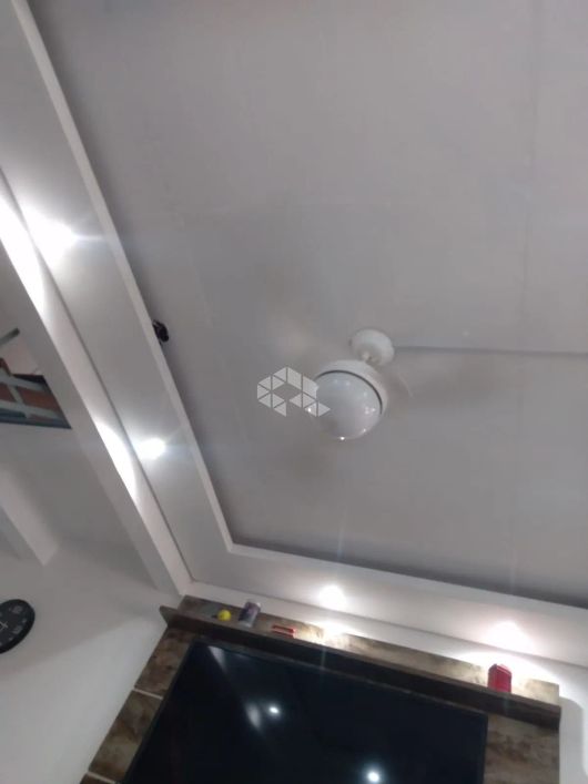 Casa estilo sobrado em condomínio fechado na Edgar Pires de Castro, 2 dorm, garagem coberta