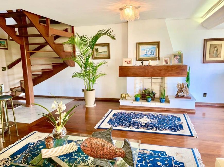 Cobertura à venda no bairro Bela Vista - 300 m² com 4 dormitórios/quartos disponíveis
