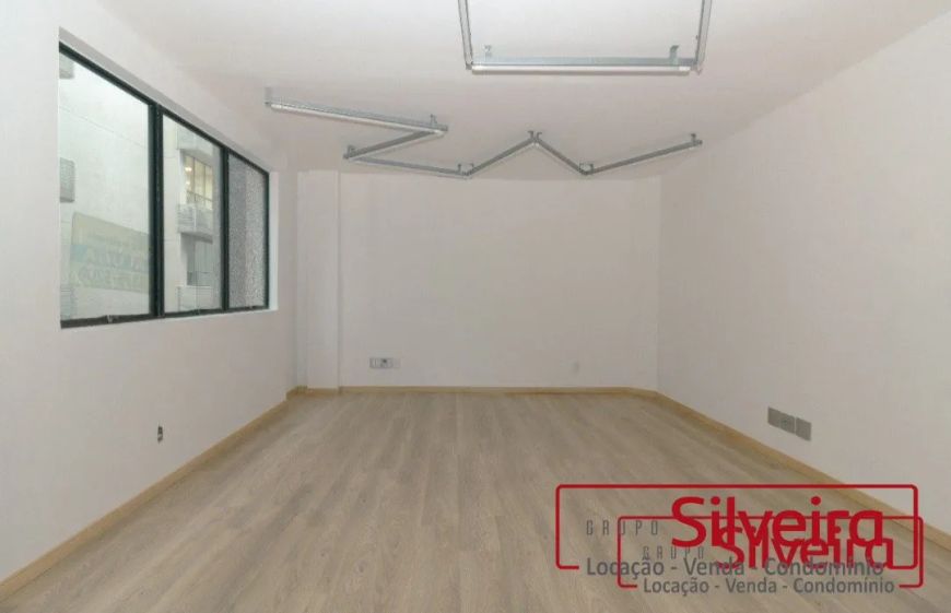 SALA COMERCIAL 30m² BEM LOCALIZADA