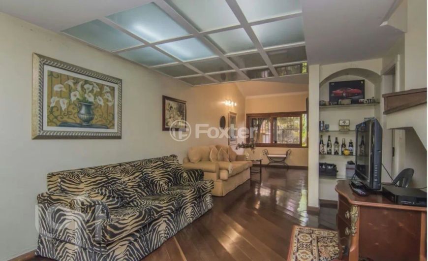 Casa à venda Avenida General Barreto Viana, Chácara das Pedras - Porto Alegre