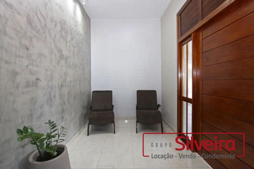 Apartamento em Porto Alegre, no bairro Jardim Botânico, à venda.