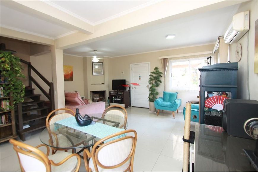 Casa (Sobrado em condomínio), com 3 quartos e 3 banheiros à Venda, 175 m² em Porto Alegre/RS