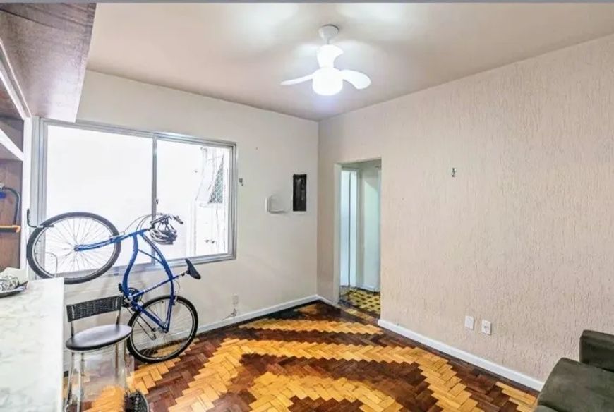Apartamento 02 dormitórios à venda no bairro Cidade Baixa, em Porto Alegre/RS.