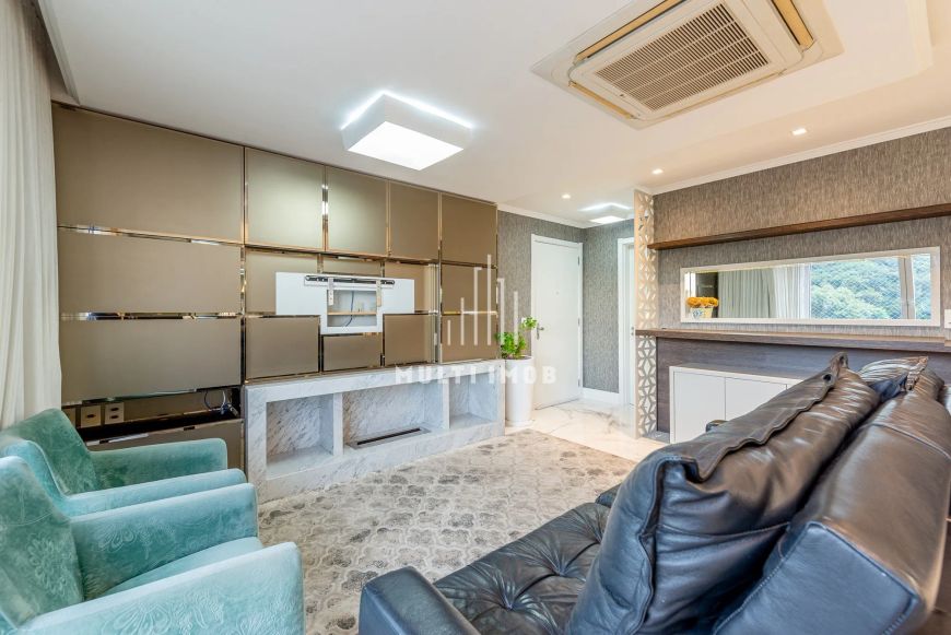 Apartamento 3 suítes 2 vagas no Menino Deus