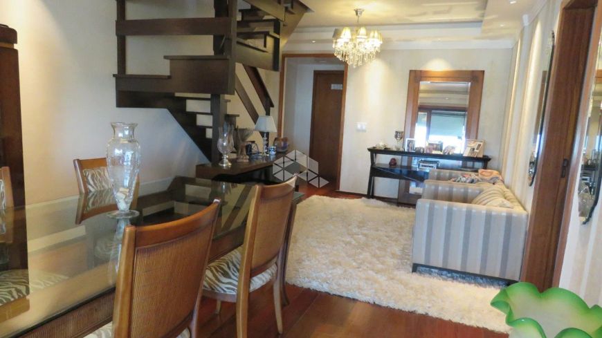 Cobertura de 213m2, living em 2 ambientes e ótima varanda