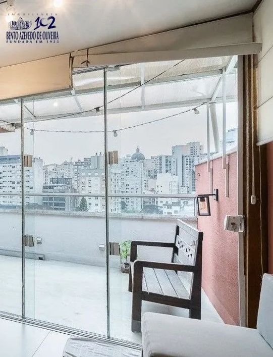 Cobertura triplex semimobiliada