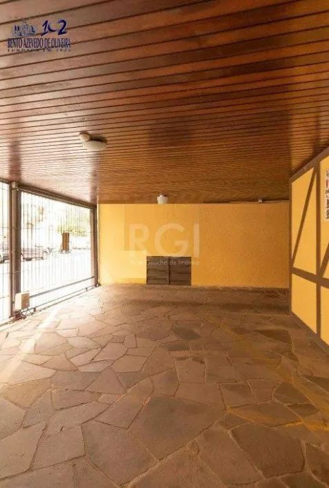 Cobertura triplex semimobiliada