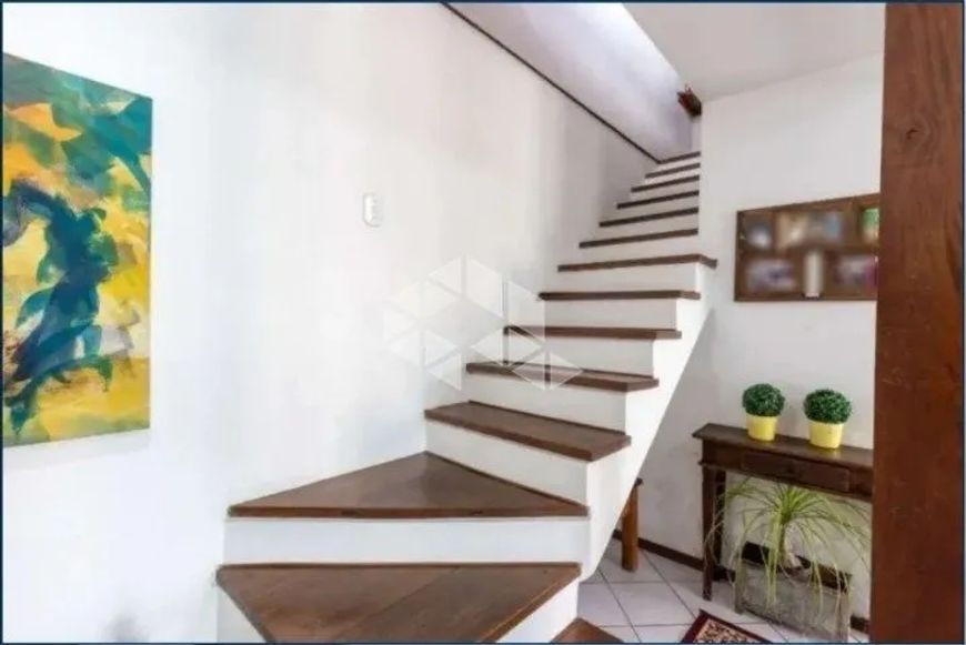 Sobrado no Bairro Tristeza com 3 quartos, 2 vaga e 131.4m² para vender no Bairro Tristeza por R$ 799