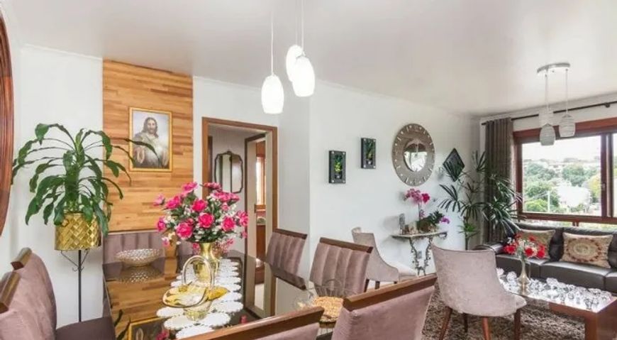 Apartamento à venda no Menino Deus com 80 m² e 2 dormitórios/quartos disponíveis.