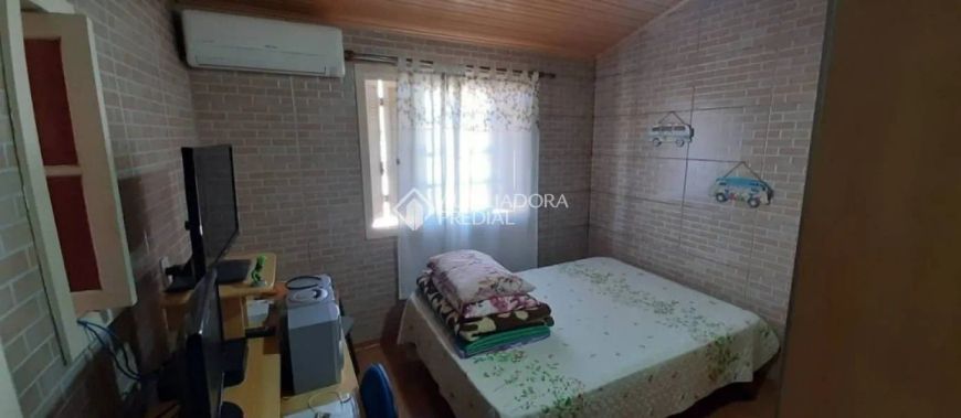 Ampla casa de 3quartos com piscina na Zona Sul de Porto Alegre.
