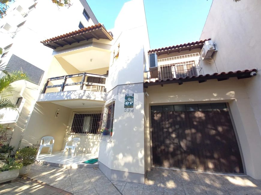 AMPLA CASA COM 319m² BAIRRO MENINO DEUS EM PORTO ALEGRE