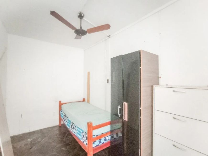Duplex com 230m², no Bairro Três FigueirasImóvel comercial e residencial, com 02 box para carro!Acei