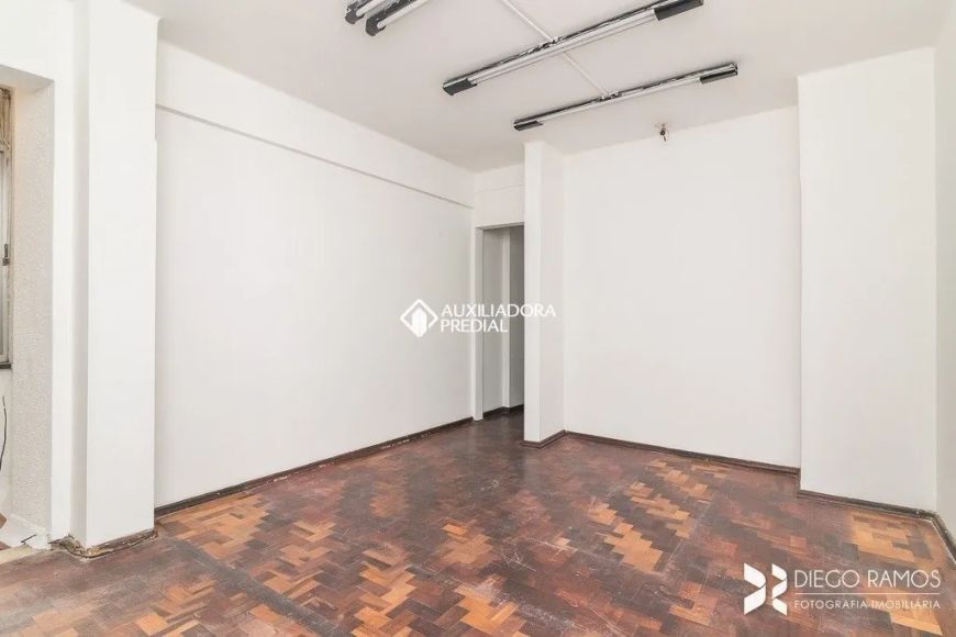 SALA COMERCIAL NO MIOLO DO CENTRO