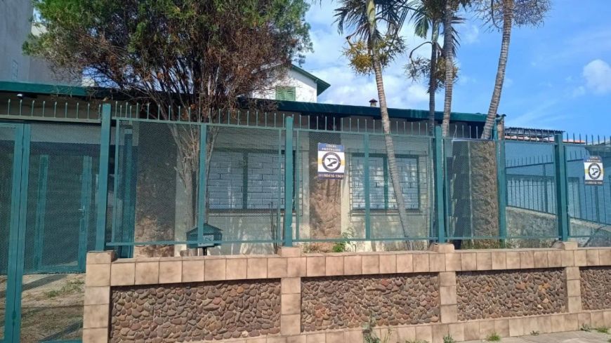 Casa 3 dormitórios vaga para 3 carros no bairro Sarandi Porto Alegre RS