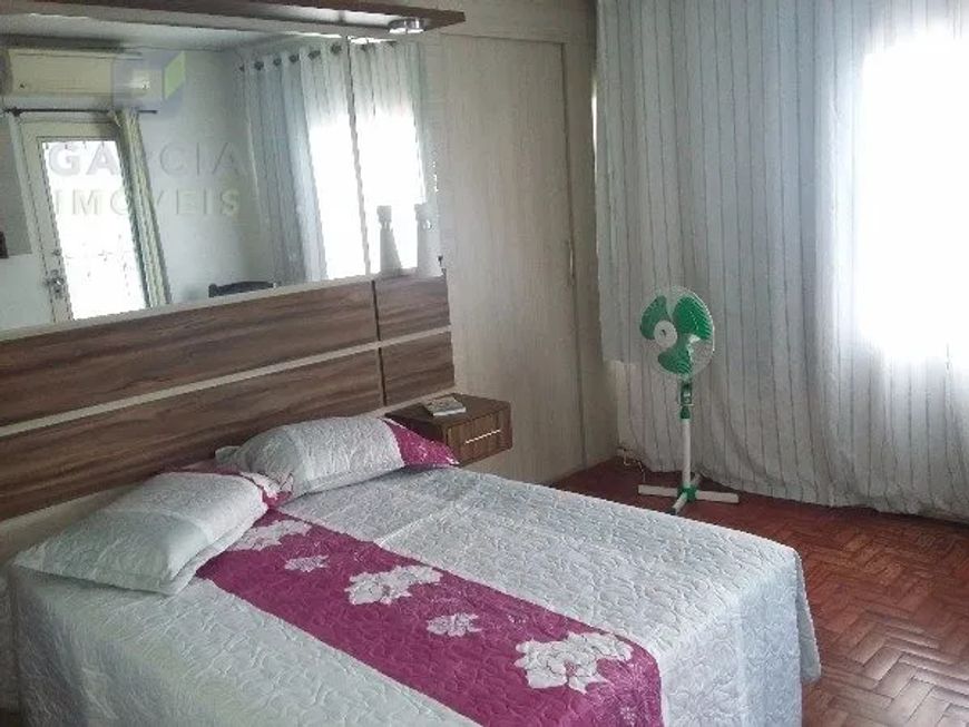 Casas a venda com 4 Dormitório(s) - Rubem Berta