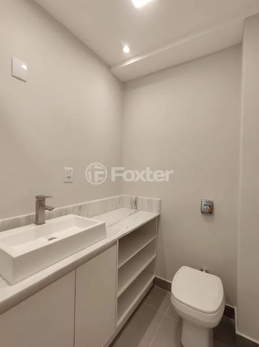 Excelente apartamento todo reformado, 77m , 2 Dormitórios, 1 vaga no Mont Serrat - Porto Alegre - RS