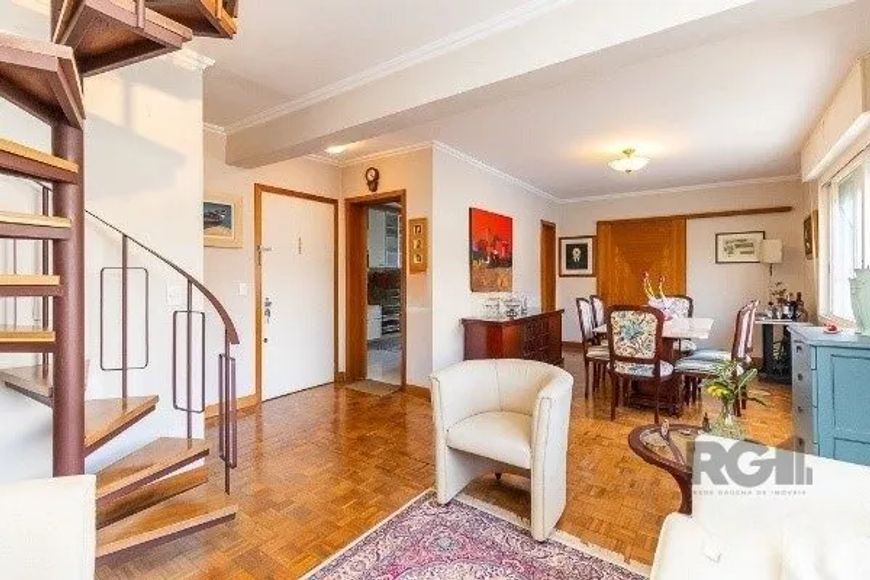 Cobertura com 146 m² de área útil, 3 dormitórios, sendo 1 suíte, e 1 vaga de garagem coberta, locali