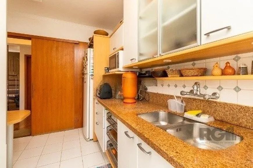 Cobertura com 146 m² de área útil, 3 dormitórios, sendo 1 suíte, e 1 vaga de garagem coberta, locali