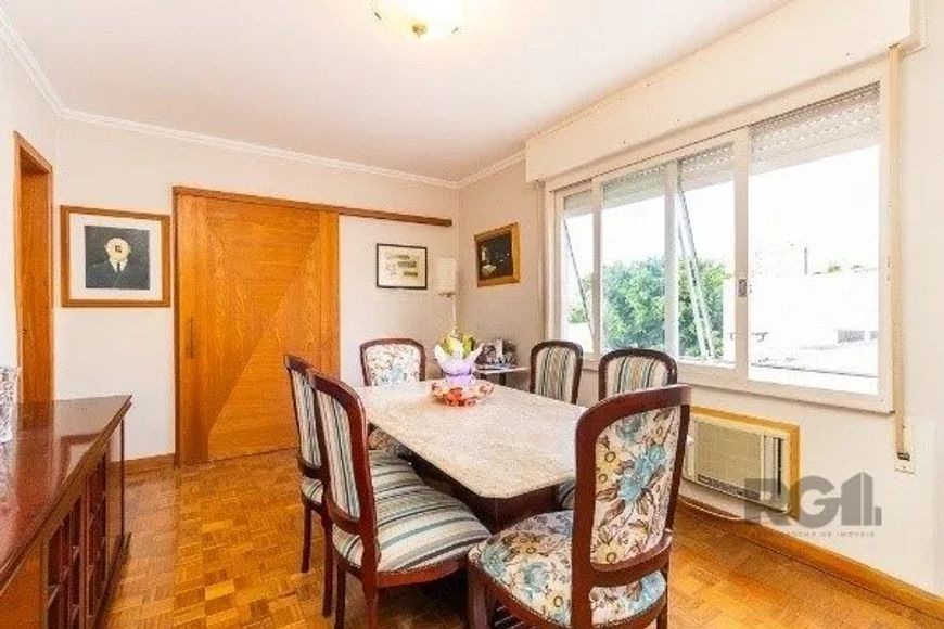 Cobertura com 146 m² de área útil, 3 dormitórios, sendo 1 suíte, e 1 vaga de garagem coberta, locali