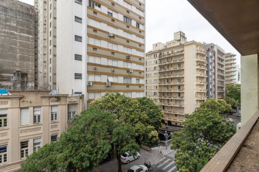 Apartamento à venda no Centro Histórico com 202 m² e 3 dormitórios/quartos à sua disposição.