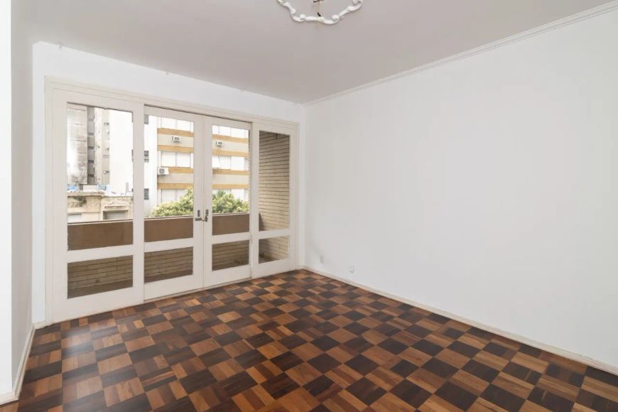 Apartamento à venda no Centro Histórico com 202 m² e 3 dormitórios/quartos à sua disposição.