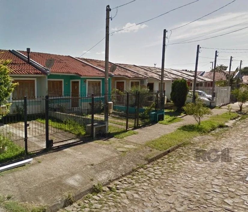 Casa com 2 quartos, churrasqueira, no bairro Hípica, Porto Alegre/RS Localizada em um bairro tranqui