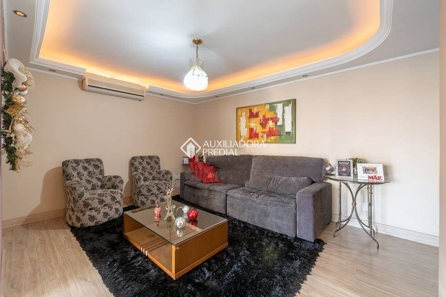 Apartamento para venda tem 129 metros quadrados com 3 quartos em Jardim Lindóia - Porto Alegre - RS