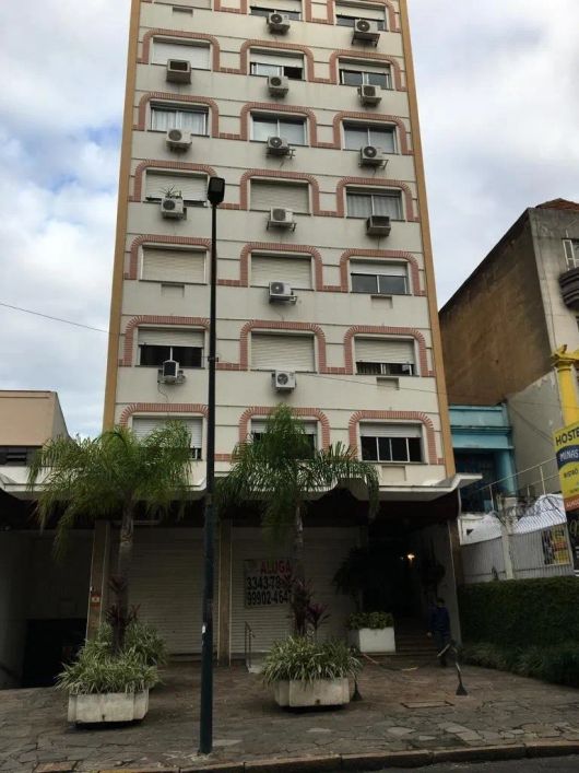 Rede Gaúcha de Imóveis vende Excelente apartamento de 01 dormitório, living de 2 ambientes, cozinha