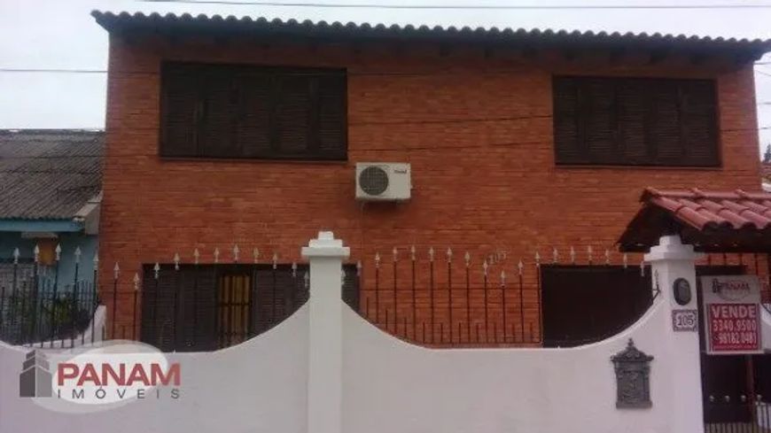 Casa/Sobrado em Santa Maria Goretti com 260 m² , 4 quarto(s) , 4 suíte(s) , 3 vaga(s).