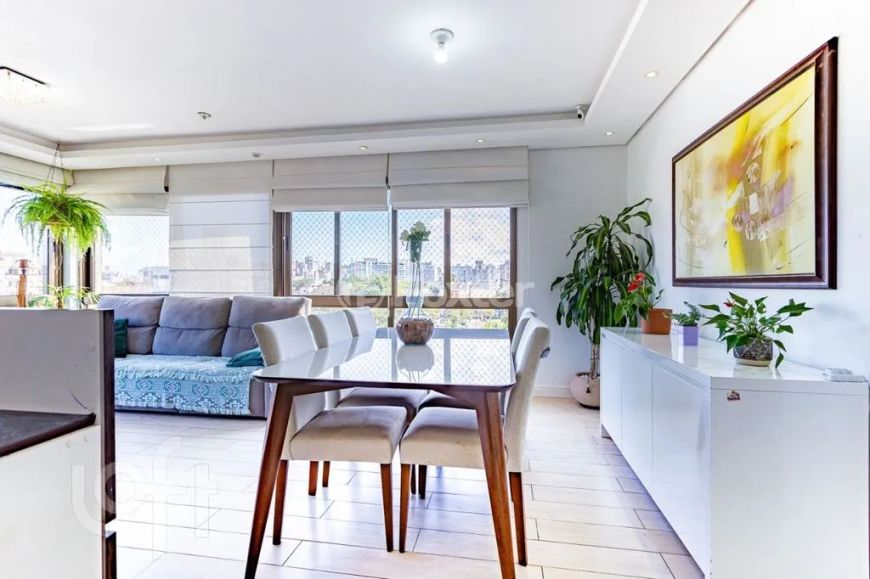 Apartamento desocupado a venda com 90m², 3 quartos, suíte, 2 vagas no Menino Deus - Porto Alegre