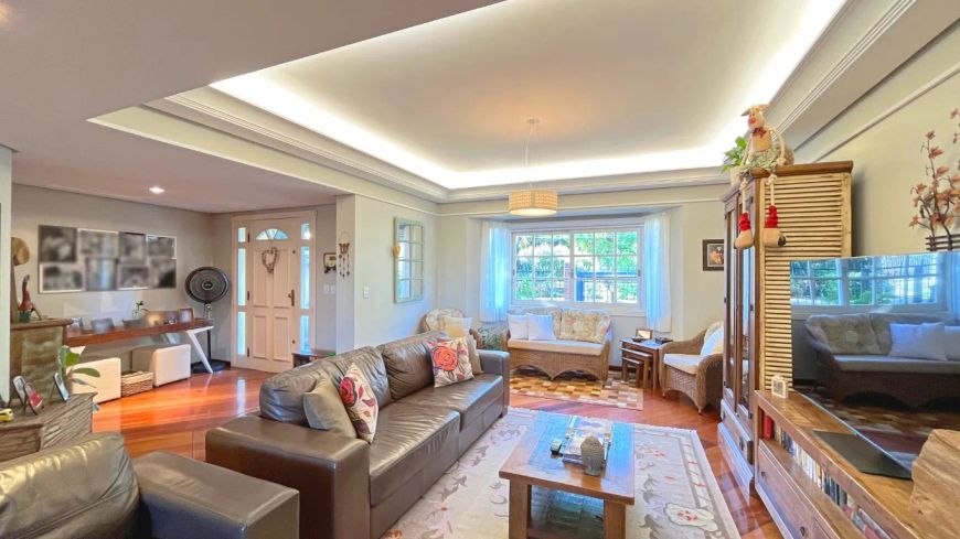 Casa com 4 dormitórios na Vila Assunção