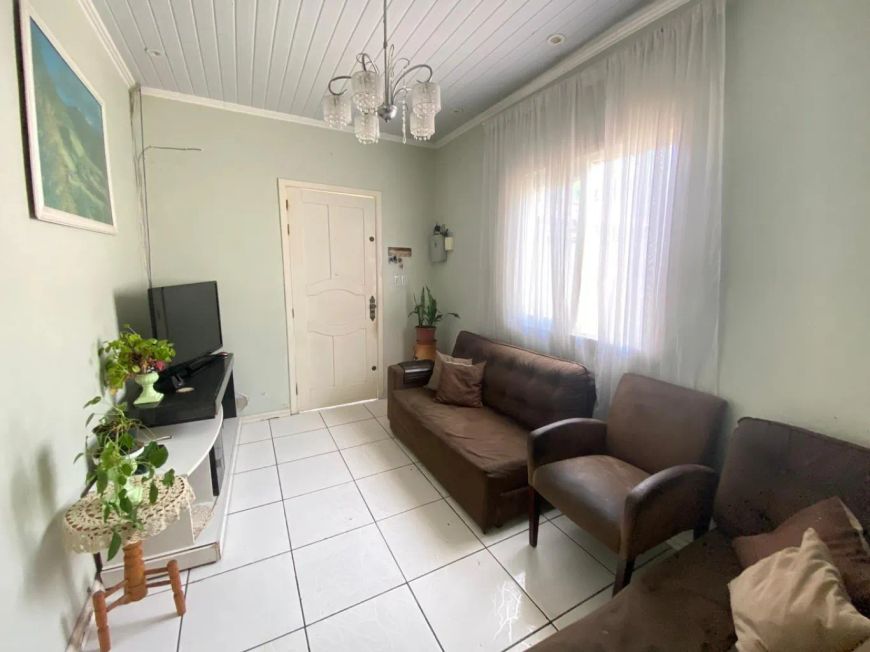 Casa com 5 dormitórios no bairro Camaquã