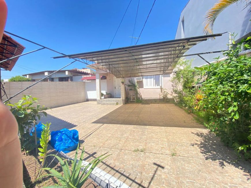 Casa com 5 dormitórios no bairro Camaquã