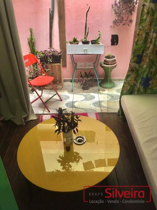 JK COM UM DORMITÓRIO SEMI MOBILIADO CIDADE BAIXA
