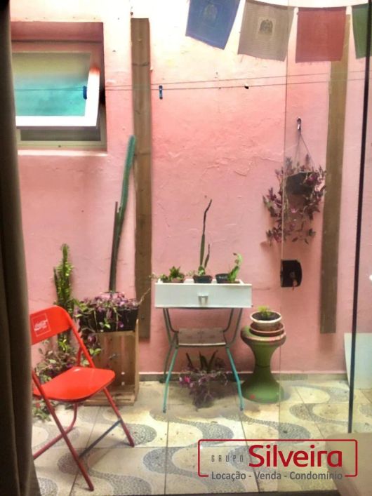 JK COM UM DORMITÓRIO SEMI MOBILIADO CIDADE BAIXA