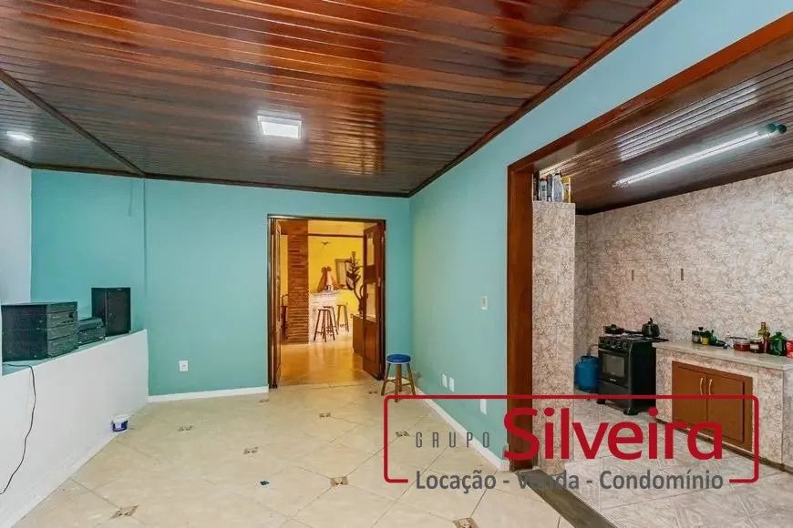 CASA COM 3 DORMITÓRIOS E 2 BANHEIROS A VENDA