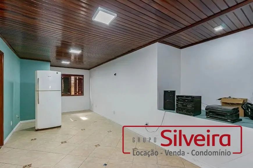 CASA COM 3 DORMITÓRIOS E 2 BANHEIROS A VENDA