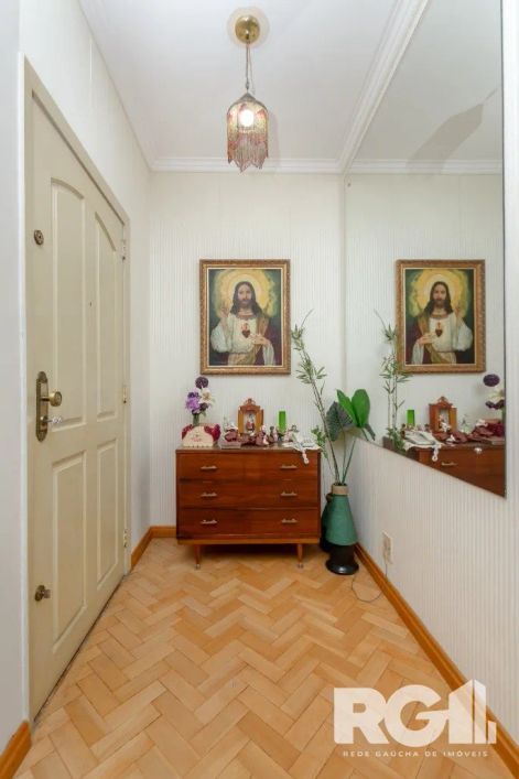 Venha conhecer este apartamento que combina elegância, conforto e uma localização privilegiada. Este