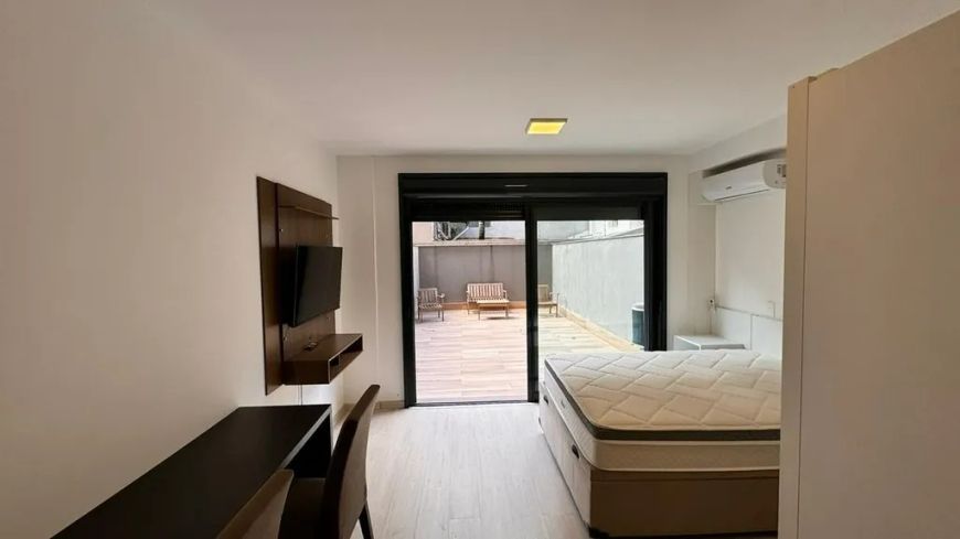 Apartamento studio de luxo garden mobiliado de 54 m², com móveis planejados e eletros e 1 vaga de ga