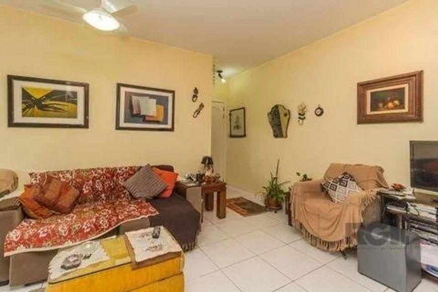 Venda de Excelente Apartamento, no bairro Chácara das pedras. Churrasqueira, 1 vaga, 3 quartosExcele