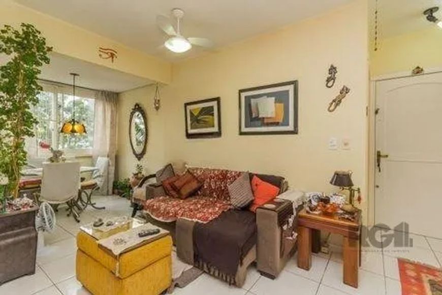 Venda de Excelente Apartamento, no bairro Chácara das pedras. Churrasqueira, 1 vaga, 3 quartosExcele