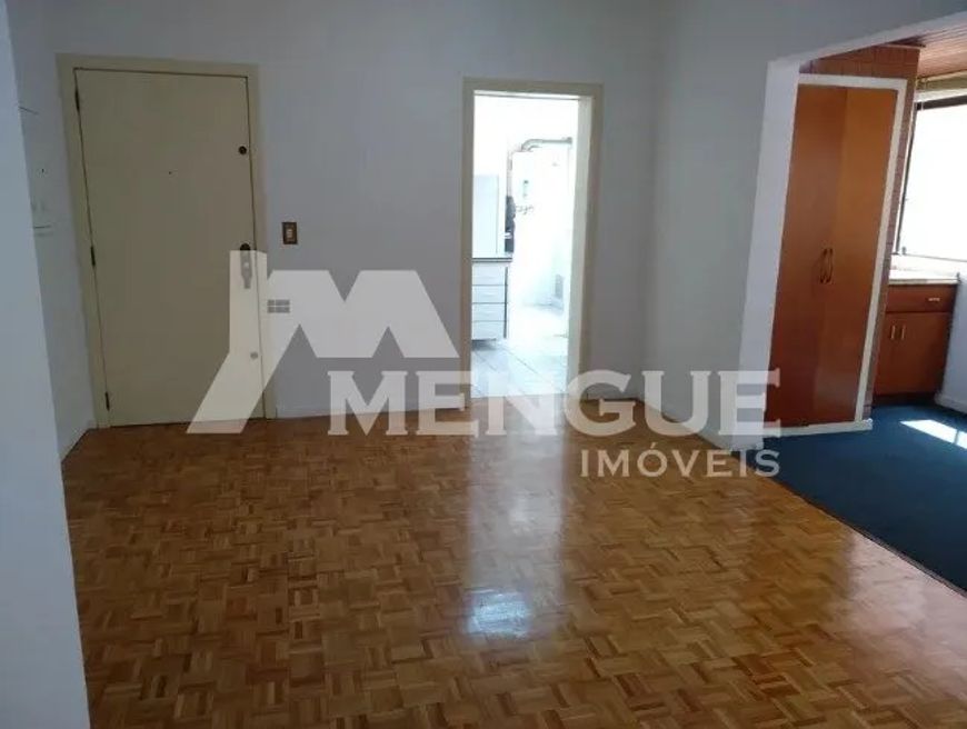 Apartamento com 2 dormitórios (1 suíte) e 1 vaga à venda no bairro Mont Serrat em Porto Alegre com 9