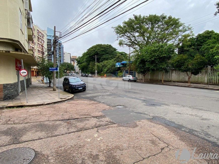Casa de esquina com 64m², próximo ao Cais Embarcadero
